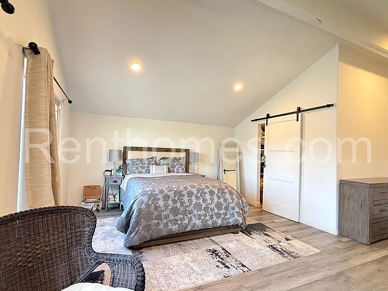 10990 Red Rock Dr — Photo 23