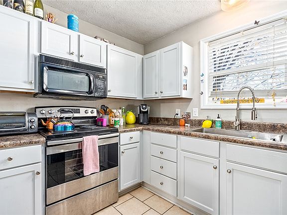 5th image of 426 N Donahue Dr APT 13