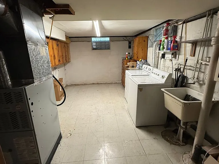 908 Churchill Cir — Photo 13