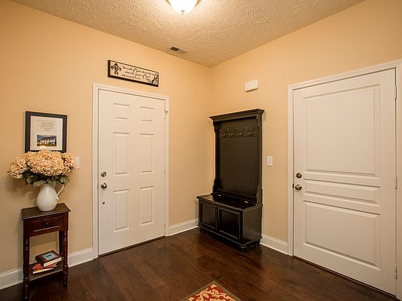 3rd image of 1420 Wentworth Dr