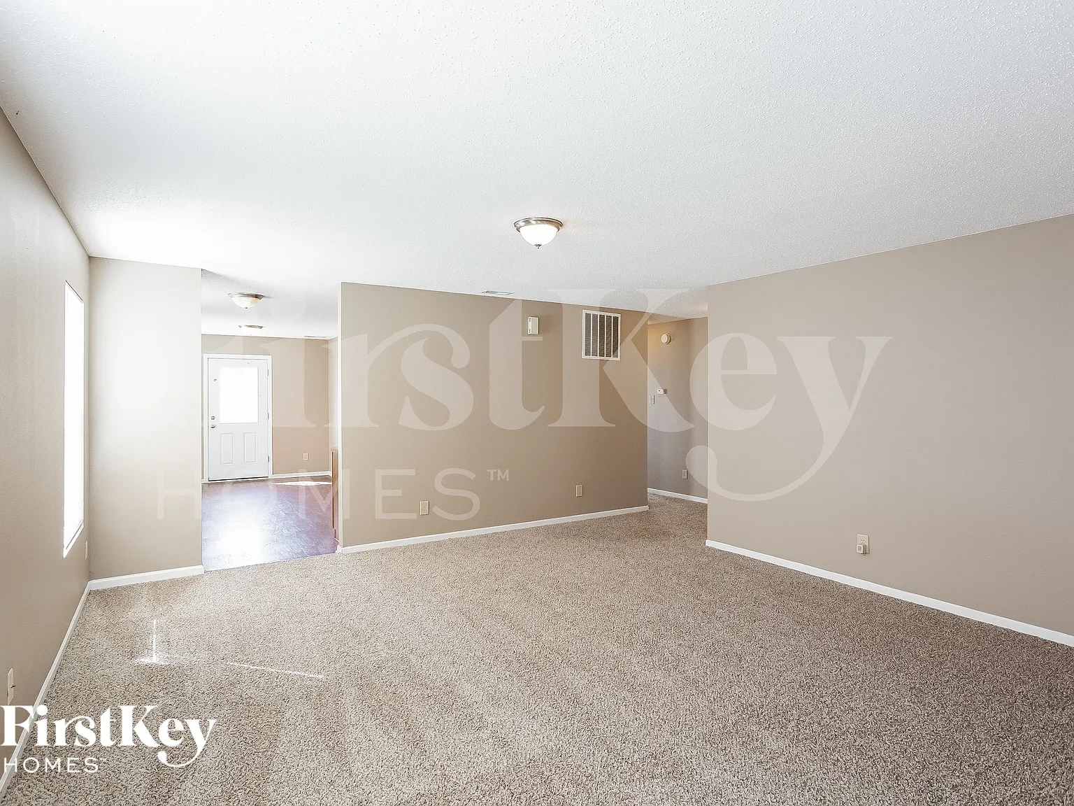 3 bed, 2.0 bath, 1282 sqft, $1,705 — Photo 3