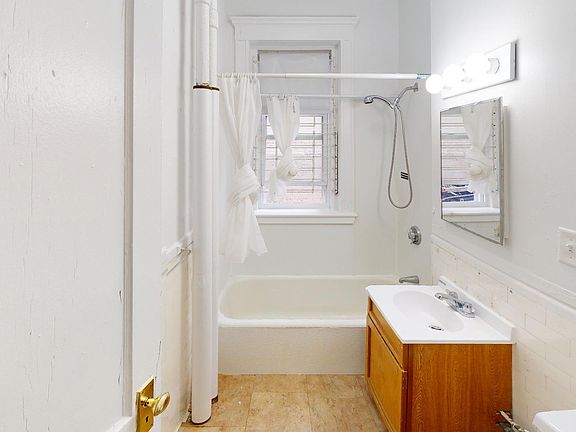 5th image of 25 Walbridge St APT 4