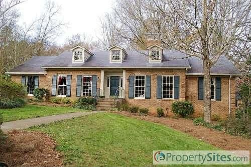 2nd image of 3000 Rustic Ln