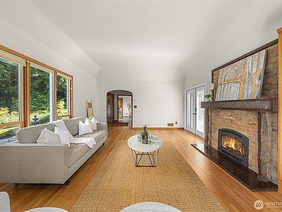 5th image of 6208 Browns Point Boulevard NE
