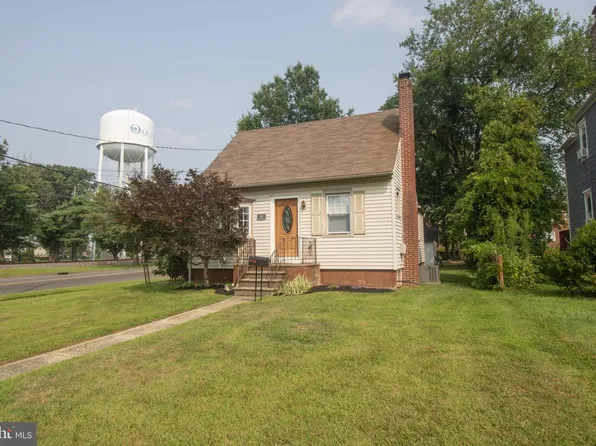 35 W Holly Ave, Oaklyn, NJ 08107