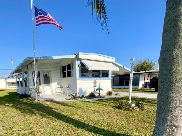 8435 SE Wren Avenue, Hobe Sound, FL 33455