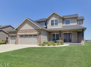 6012 Jackpine Rd, Bloomington, IL 61705