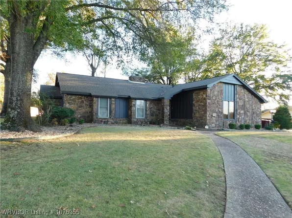 2016 Queensbury Way, Fort Smith, AR 72908