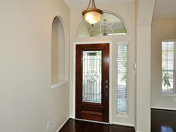 3rd image of 2206 Cherry Hill Ct