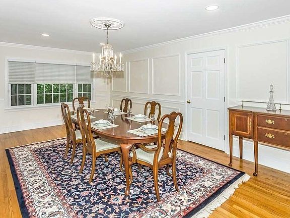 4th image of 12 Birchdale Ln