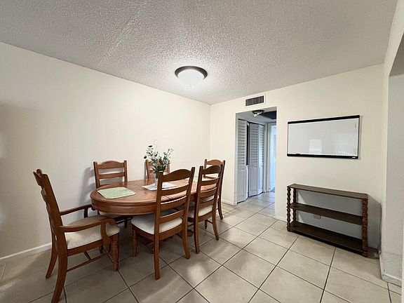 3rd image of 4023 Berkshire B #4023