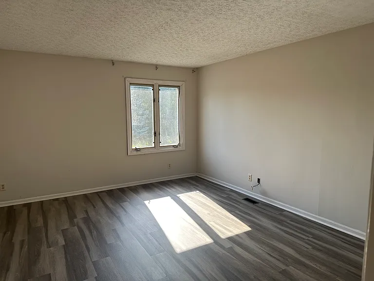 7698 Scofield Ct — Photo 5