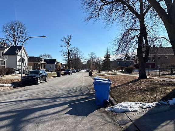 5th image of 9806 S Winston Ave