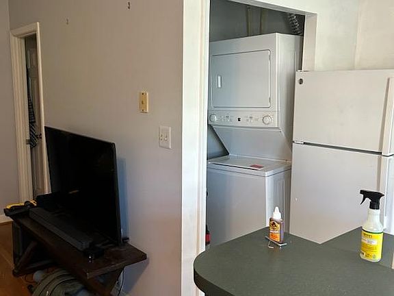 3rd image of 1638 17th St NW APT 3