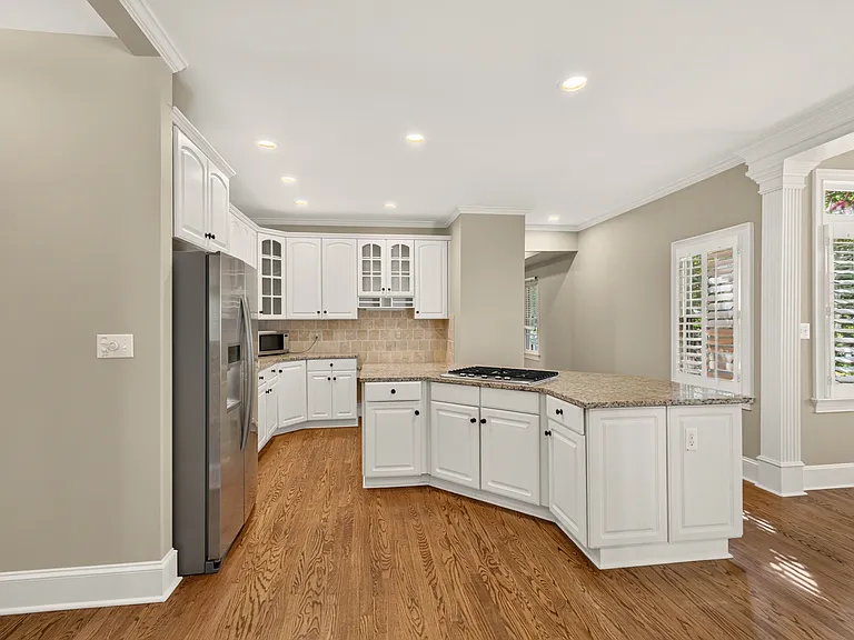 4811 Old Course Dr — Photo 32