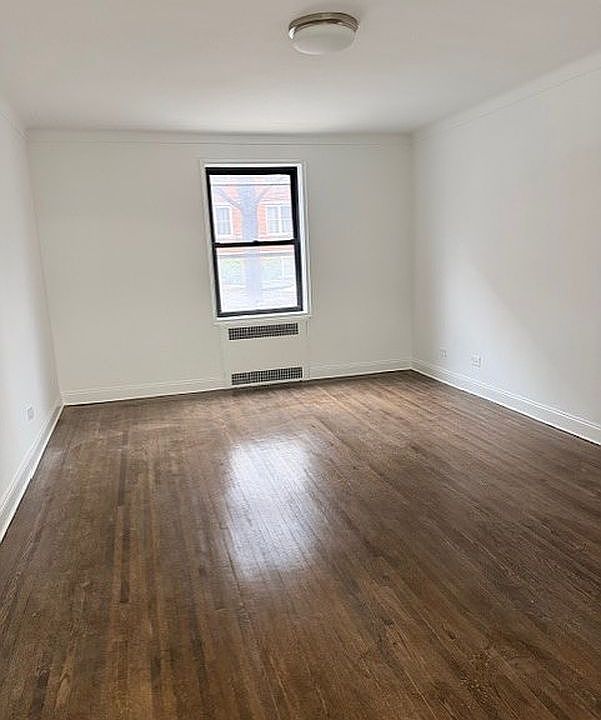 2nd image of 811 Cortelyou Rd APT 1A