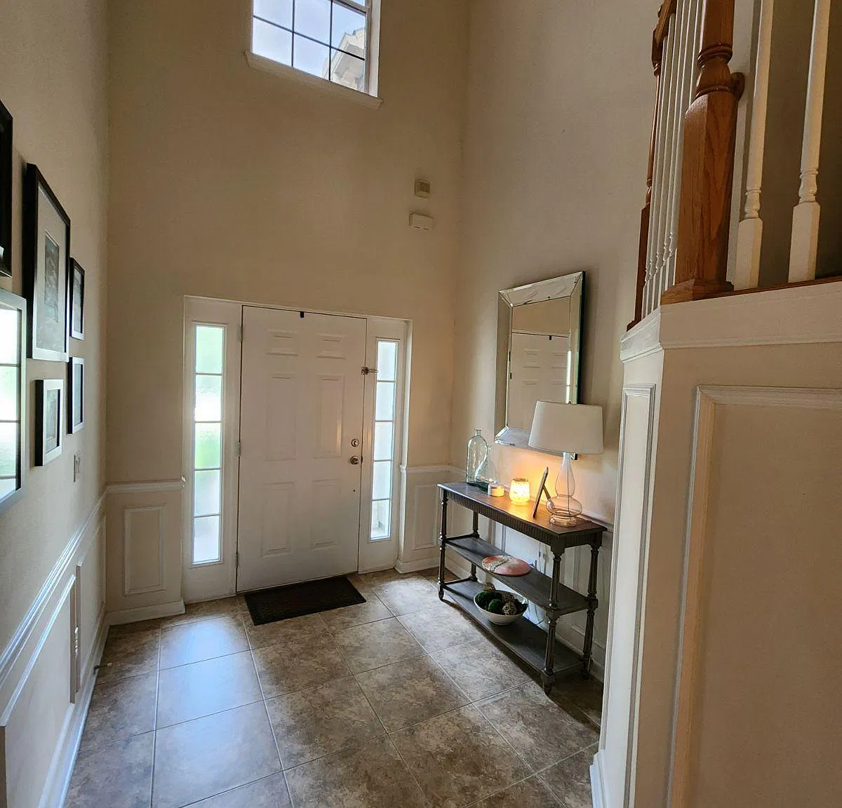 3 bed, 2.5 bath, 1858 sqft, $2,300 — Photo 2