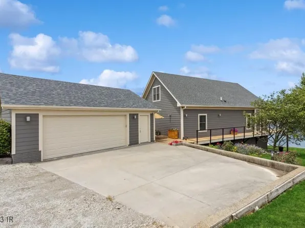 3062 S Shore Dr, Ellston, IA 50074