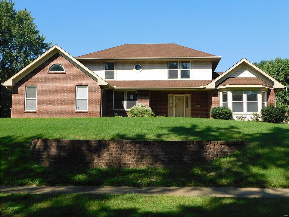 1st image of 2943 Andover Dr