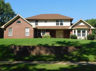 2943 Andover Dr, Saint Louis, MO 63121