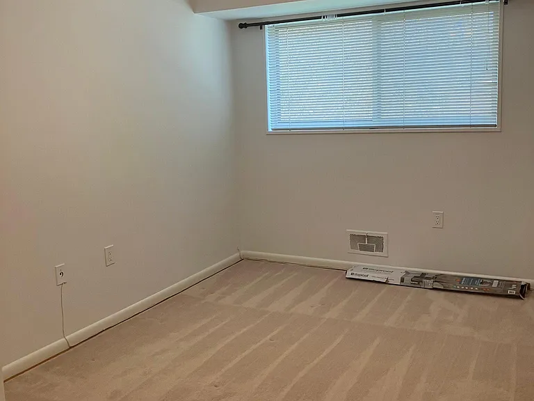 10620 Weymouth St #101 — Photo 56