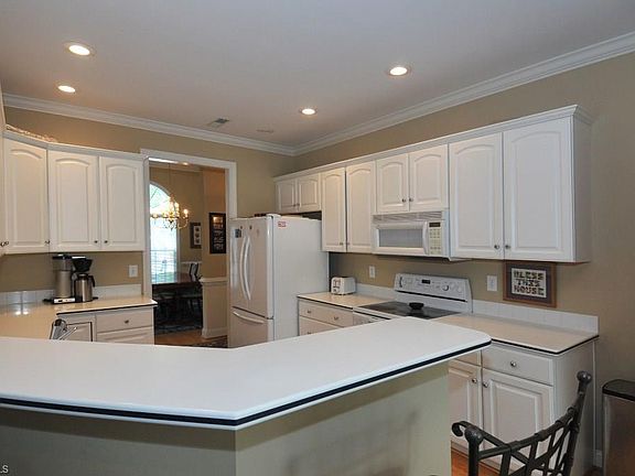 5th image of 532 Paigebrook Dr