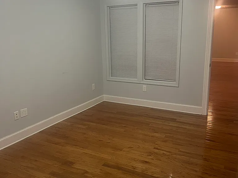 118 E Market St #3 — Photo 5