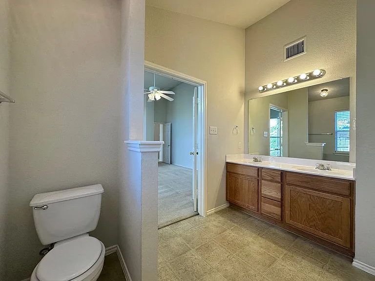 4700 Sydney Harbour Ct — Photo 26