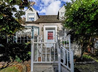 4718 University View Pl NE, Seattle, WA 98105