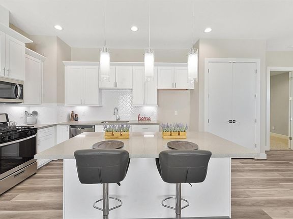 5th image of 238 Julia St #E
