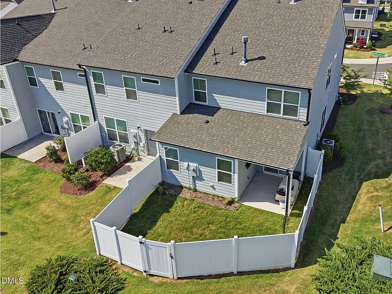 201 Marbella Grove Ct — Photo 34