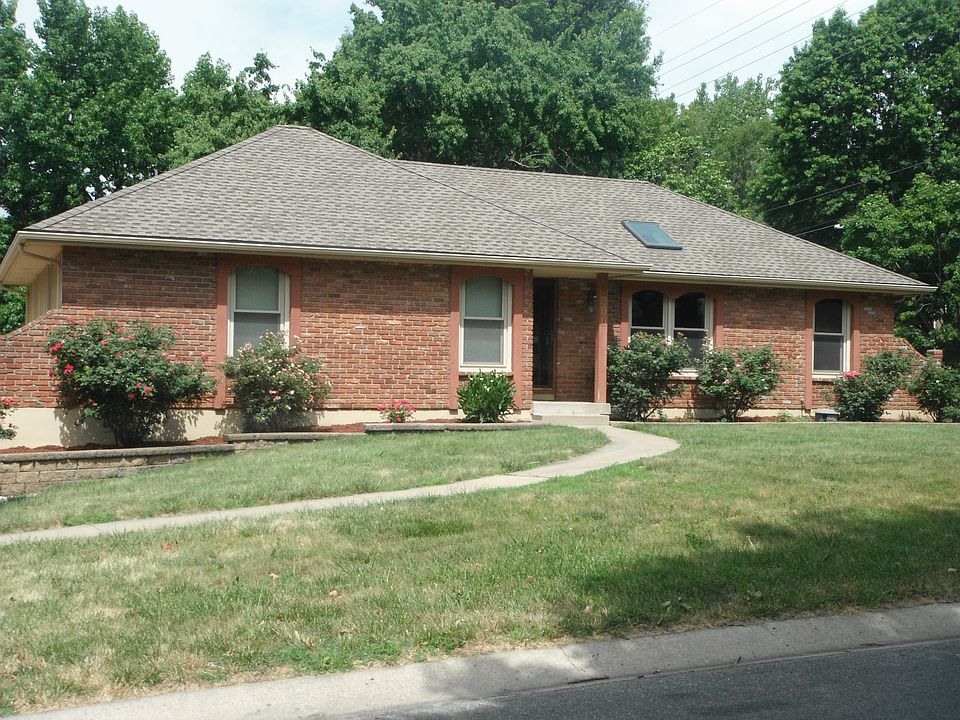 1st image of 5900 Woodside Ave