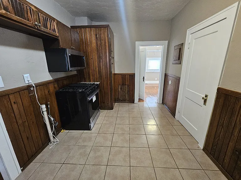 2915 N Harvey Pkwy — Photo 16