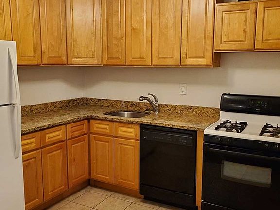 4th image of 2100 Linwood Ave APT 3F