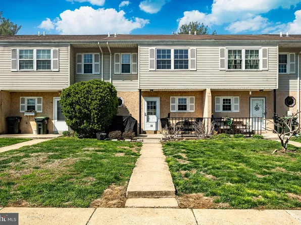 72 Ashley Ct, Downingtown, PA 19335