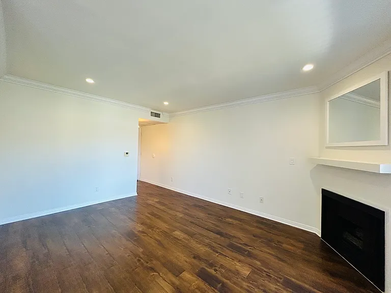 10520 National Blvd — Photo 14