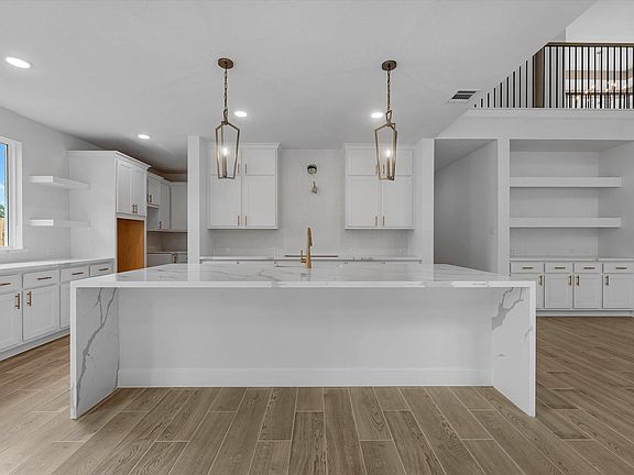 5th image of 41948 Shoal St