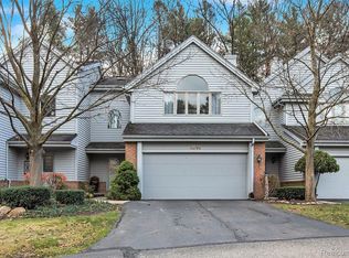 6565 Ridgeview Dr, Clarkston, MI 48346