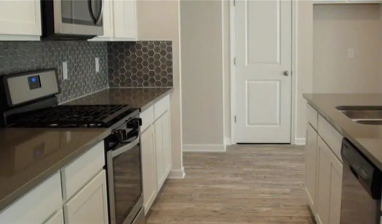 1174 Arrowlake Rd — Photo 20