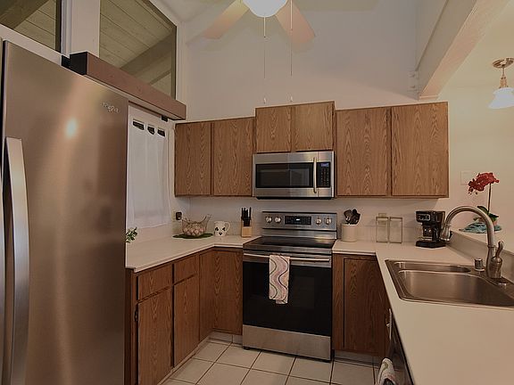 5th image of 68-3840 Lua Kula St APT D203