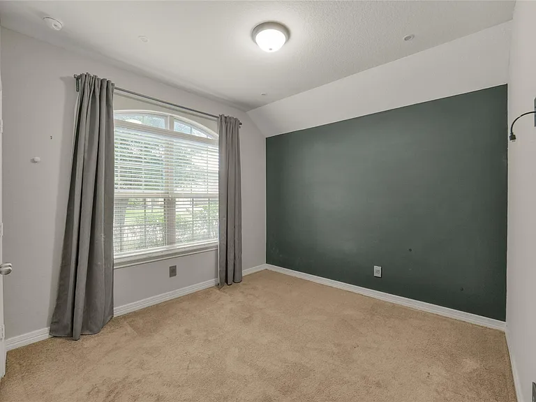 10919 Walts Run Ln — Photo 8