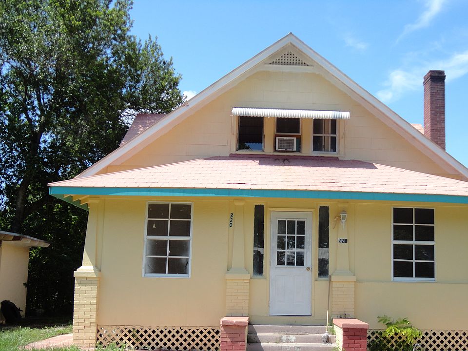 2nd image of 220 Rose Ave