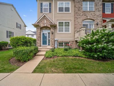 176 Goldenhill St, Carol Stream, IL, 60188