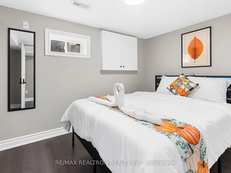 1141 Ritson Rd S — Photo 17