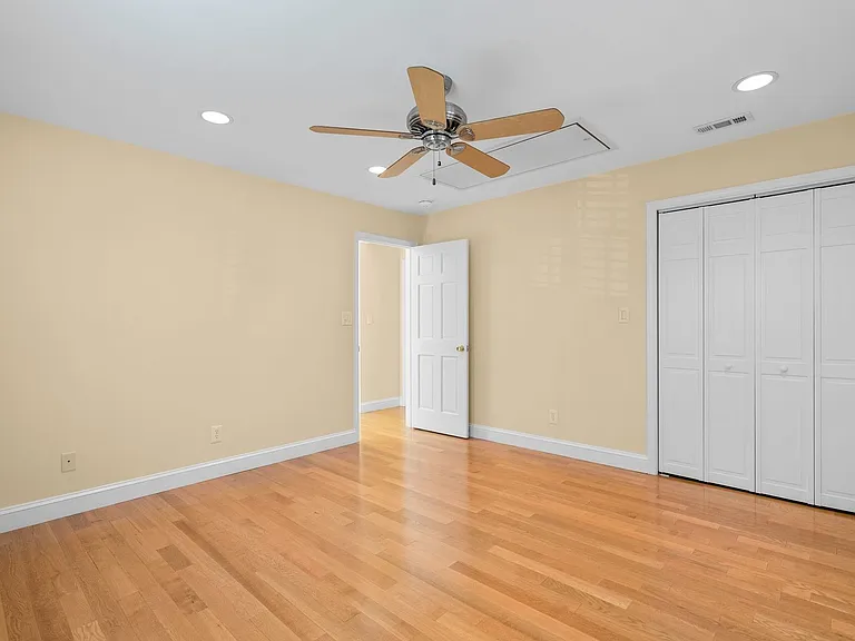 4116 Warner St — Photo 32