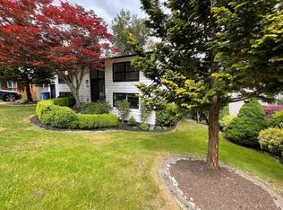 1050 151st Ave SE, Bellevue, WA 98007