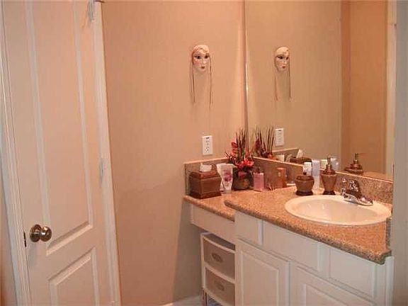 5th image of 26403 Sundown Cove Ln