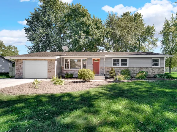 2110 Country Club Rd, Valparaiso, IN 46383