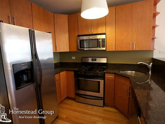 3rd image of 3023 N Oakley Ave #2duplex_2n