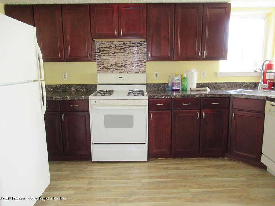 2nd image of 1103 Scarlet Oak Ave